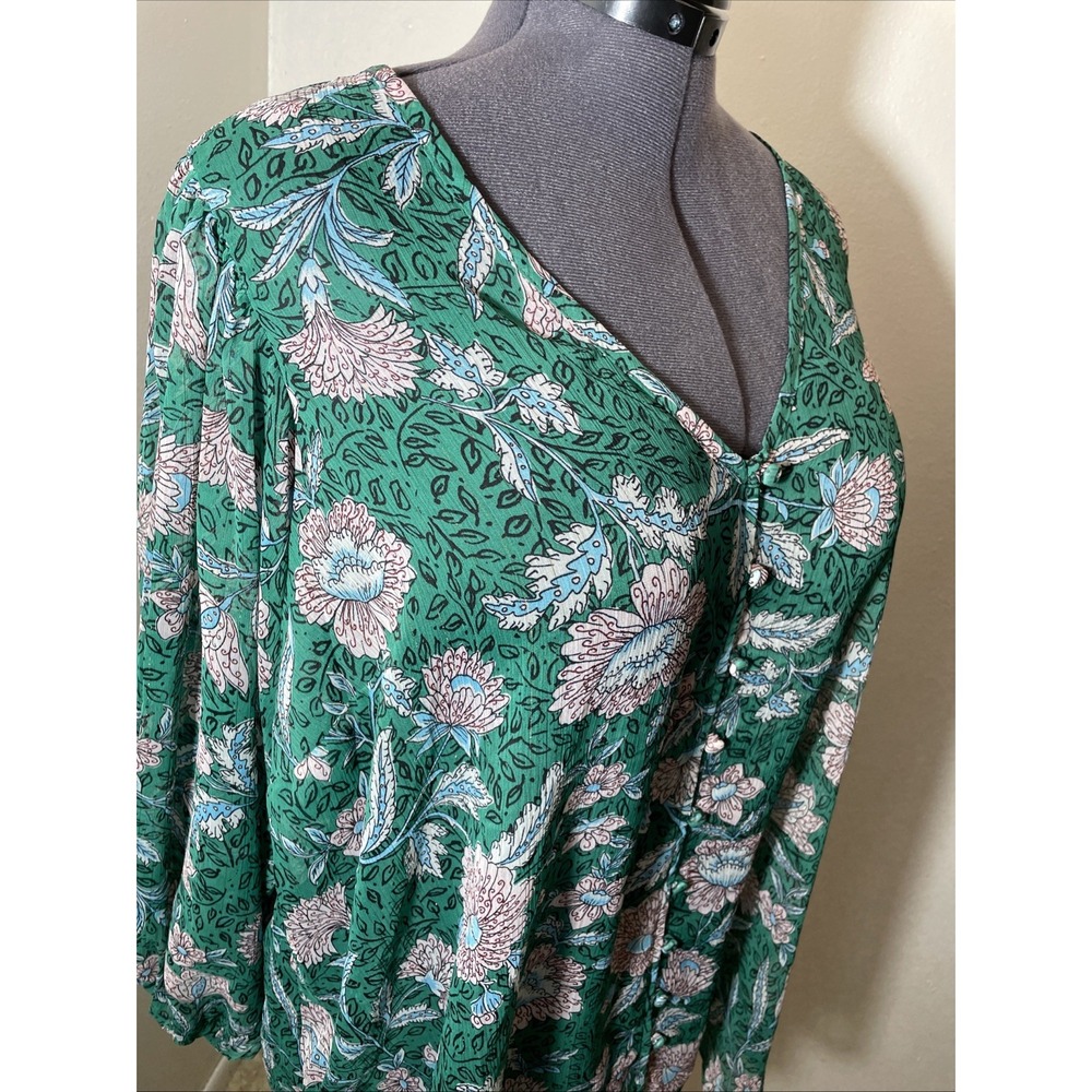 TORRID Women Plus Size 3X Green Floral Metallic V Neck Long Sleeve Blouse